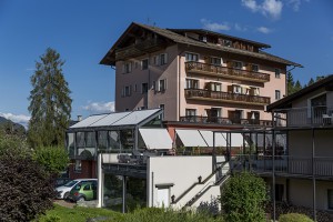 Haupthaus des Hotel Cresta in Flims