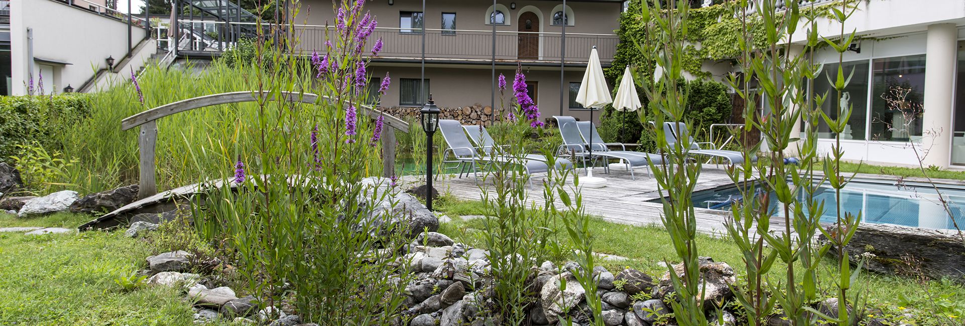 Garten und Aussenpool Wellnesshotel Cresta Flims