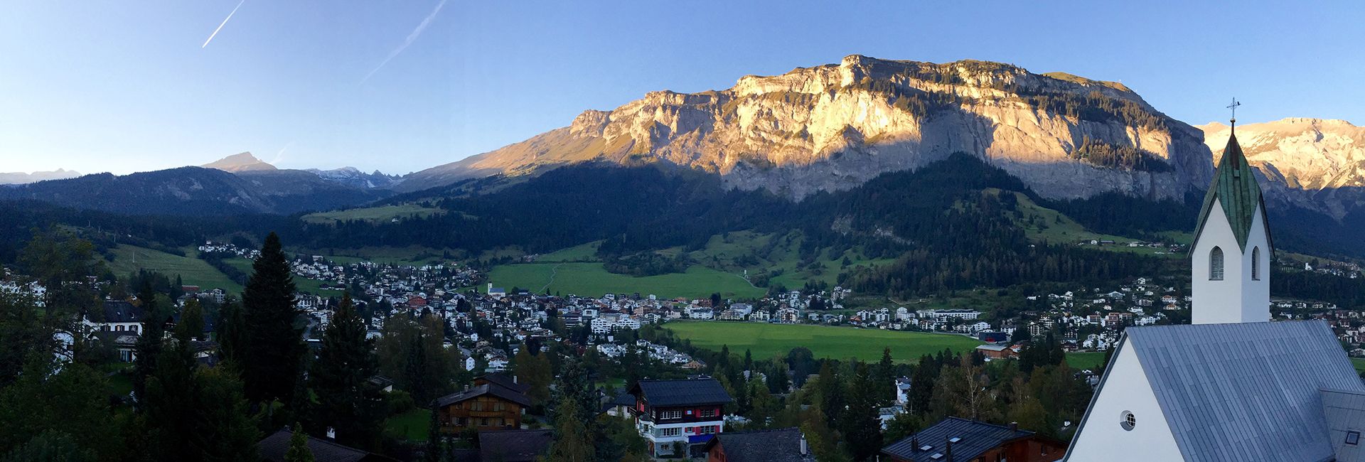 Blick vom Hotel Cresta ins Unesco-Weltnaturerbe Sardona